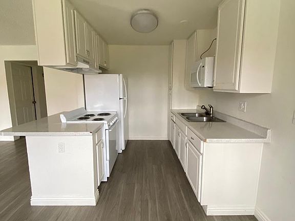 3rd image of 961 S Sunshine Ave APT 9