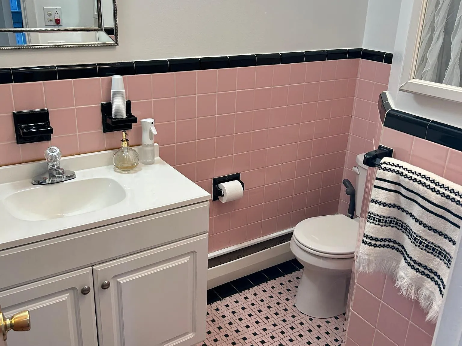 2 bed, 900 sqft, $1,695 — Photo 3