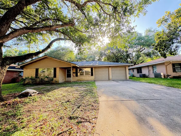 1716 Edna Ave, Bay City, TX 77414