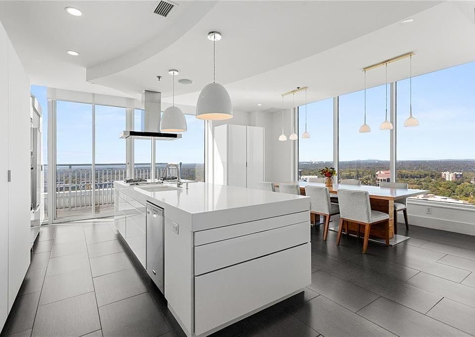 1st image of 3338 Peachtree Rd NE APT 3501