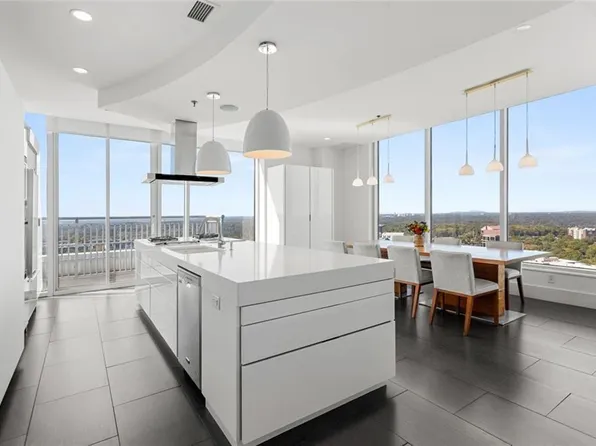 3338 Peachtree Rd NE, Atlanta, GA