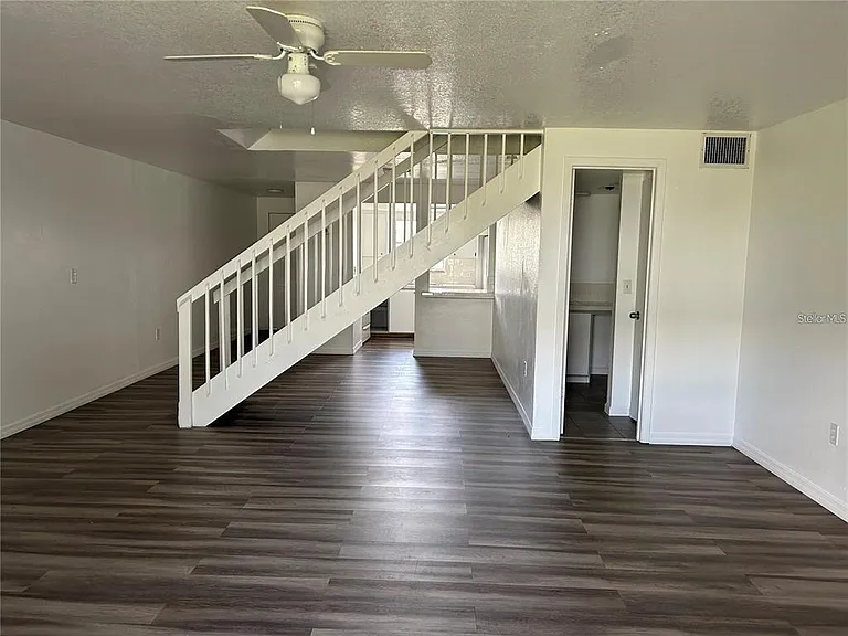 723 44th Ave E #5 — Photo 2