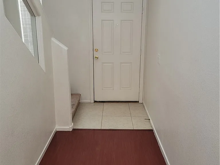 9275 Hollander Ave — Photo 12