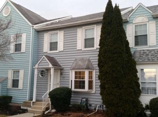 565 Applewood Ct, Upper Chichester, PA 19014