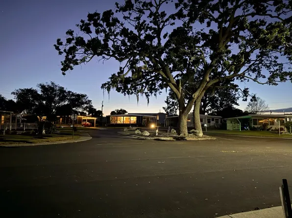 274 Beach Ct, Palm Harbor, FL 34684