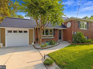 6903 Gilbert St, Springfield, VA 22150