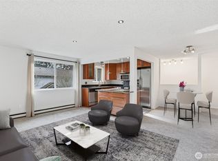 Colonial Heights Conodminiums, Edmonds, WA 98026