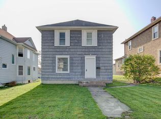 139 11th St, Silvis, IL 61282