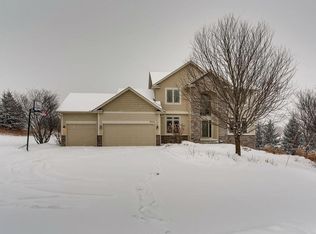 9316 Albano Trl, Inver Grove Heights, MN 55077