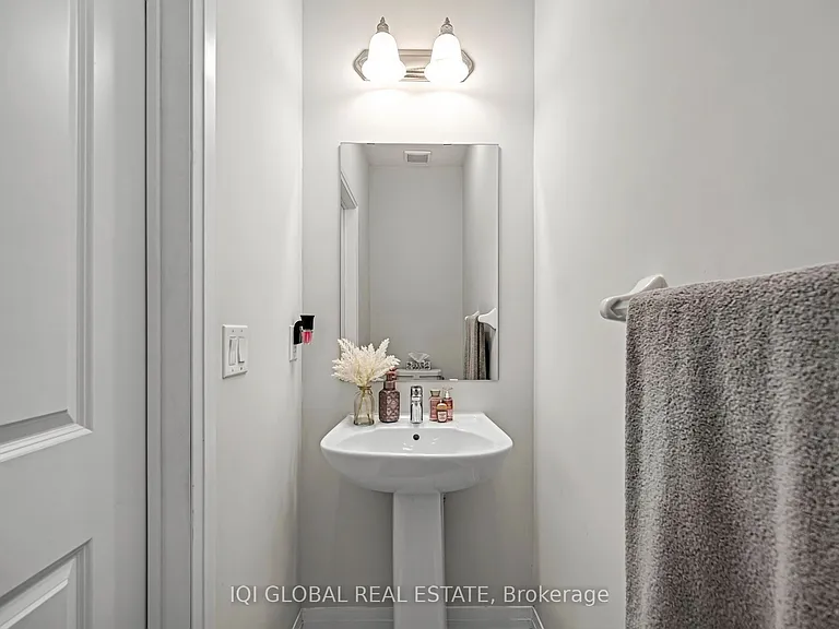 585 Colborne St #1303 — Photo 13