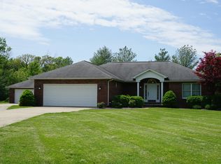 3956 Hester Ln, Salem, IL 62881