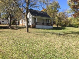 2735 W Farm Road 112, Springfield, MO 65803