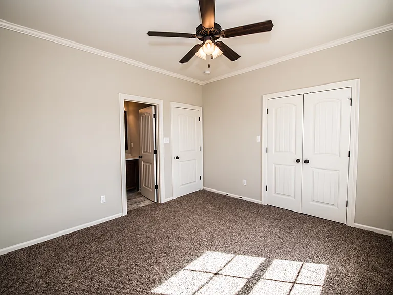 127 Ella St — Photo 3