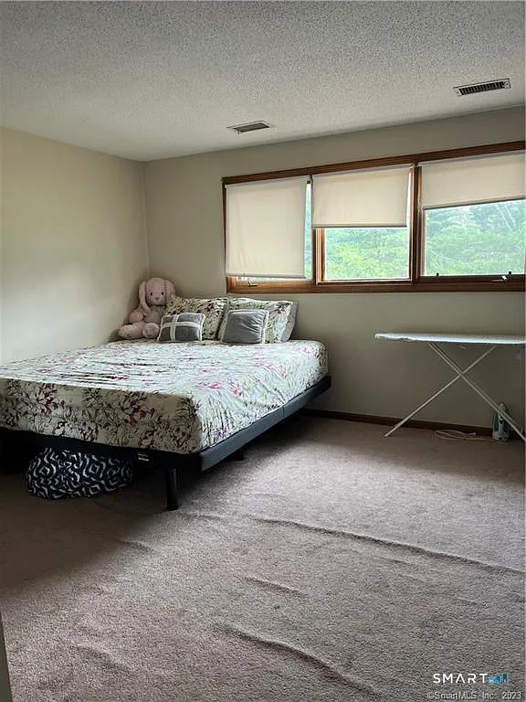 Pleasant Hills — Photo 4