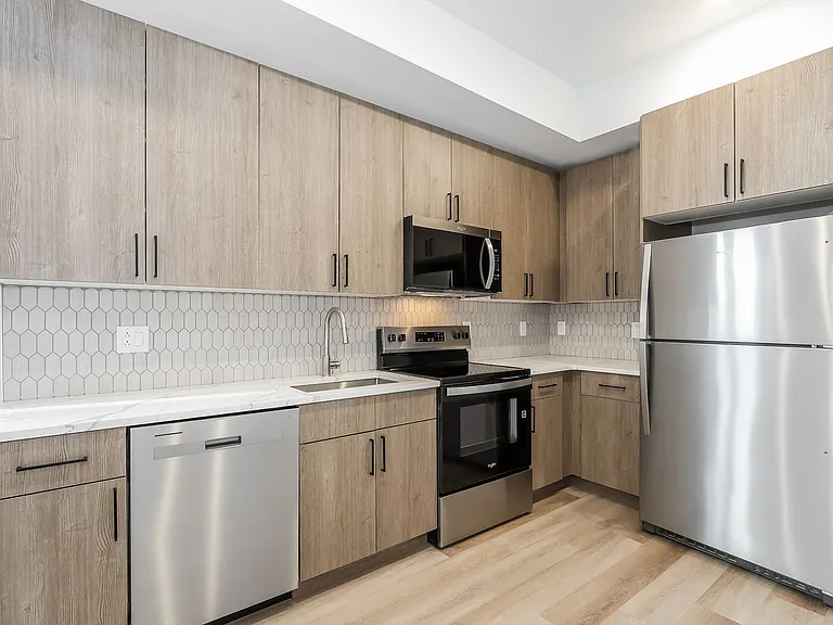 820 N 40th Street — Photo 12