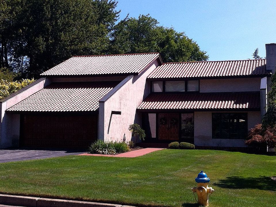 1st image of 1 Fair Oaks Dr