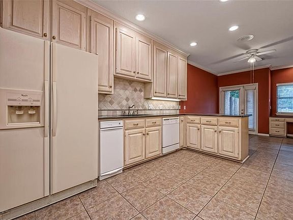 4th image of 124 Pleasant Grove Ln #1