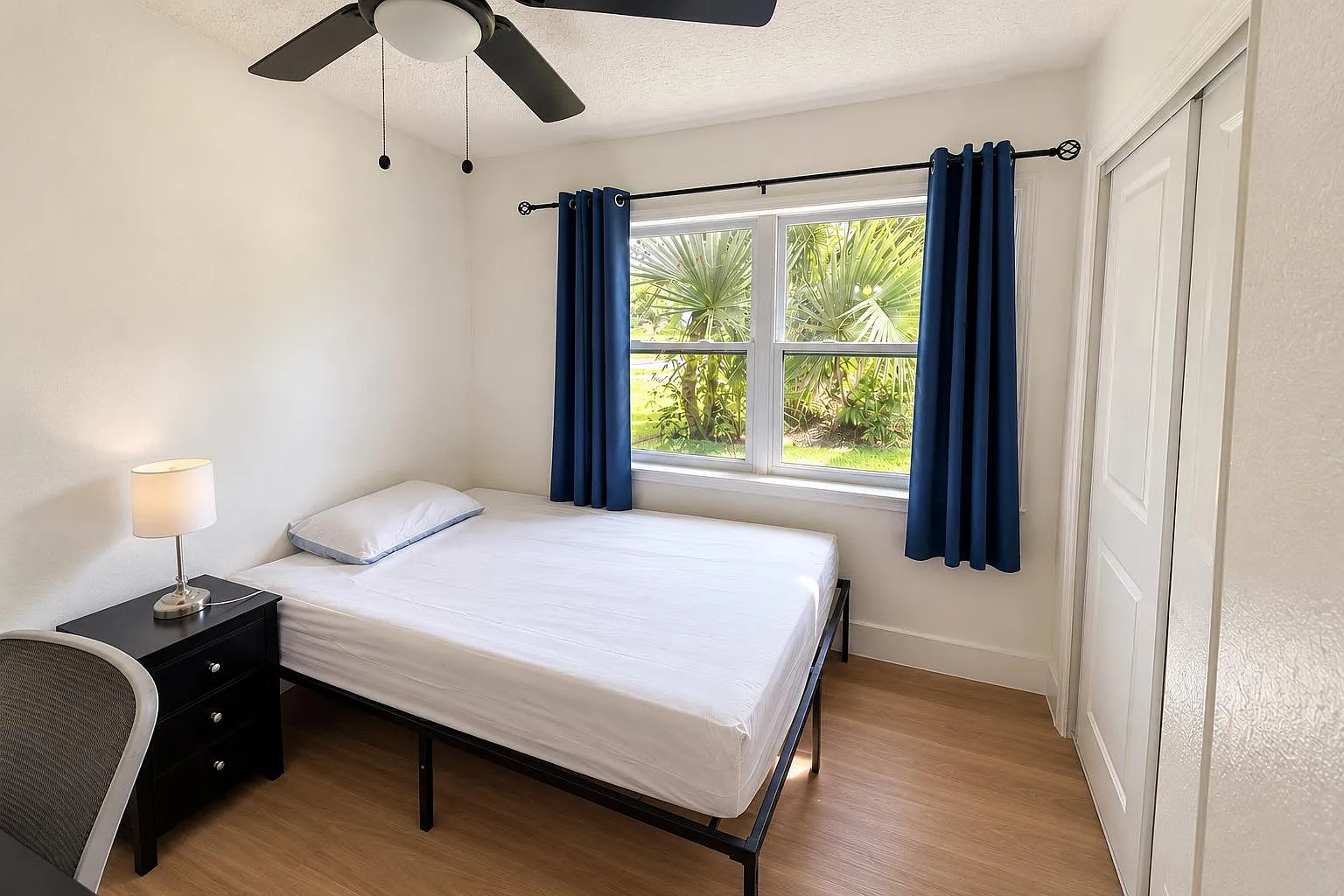 4 bed, 2.0 bath, 1120 sqft, $927 — Photo 1