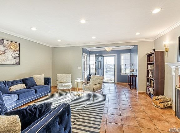 3rd image of 228 Skillman Ave