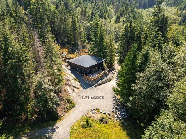 1290 Cowan Point Dr, Bowen Island, BC V0N 1G2