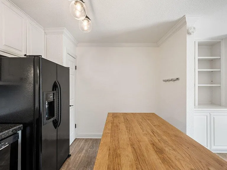 2500 Steck Ave #32 — Photo 10