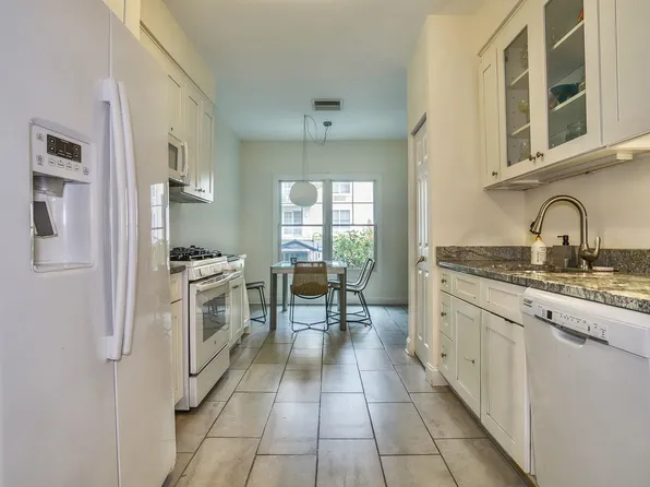 36 Independence Way image 5 of 40