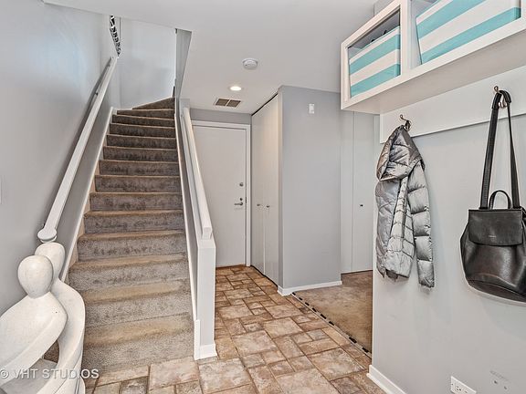 3rd image of 2942 N Wood St Unit H