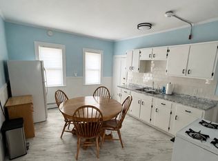 2 Chilton St APT 1, Bristol, RI 02809