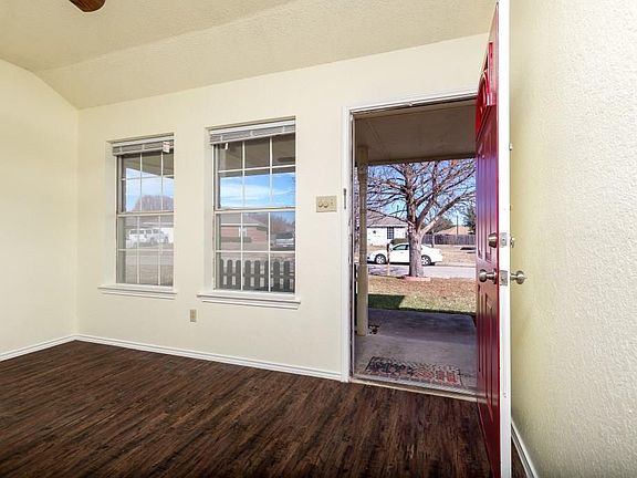 4th image of 124 Liesa St