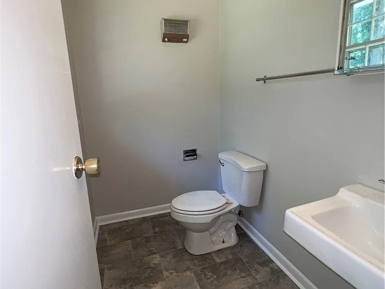 2904 Collingwood St — Photo 16