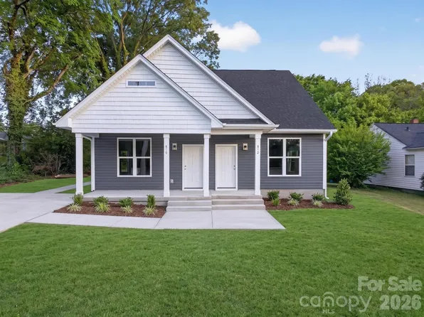 810/812 E Lincoln St, Lincolnton, NC 28092