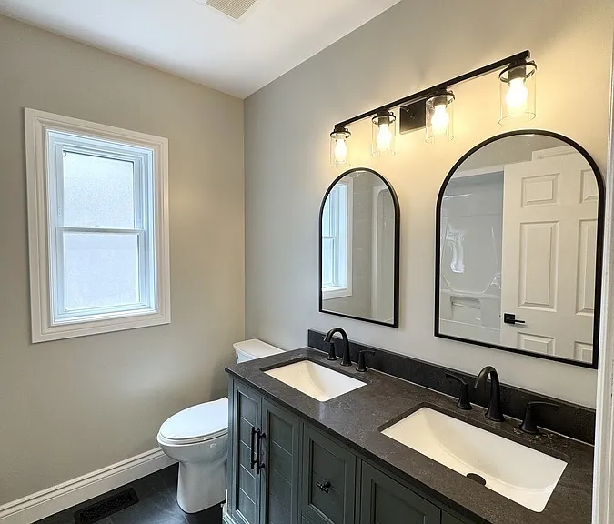 1290 Laurendeau Ave — Photo 12