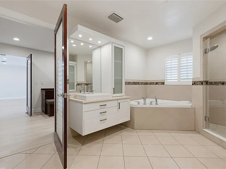 24 Adalia Ave — Photo 47