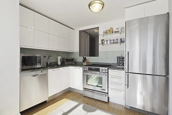 Sold by Nest Seekers International | media 3
