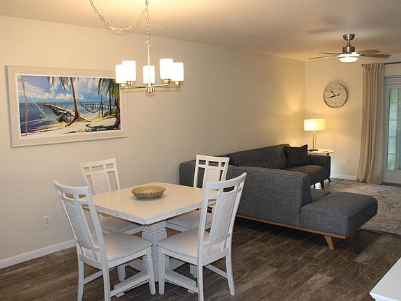 3rd image of 1181 Carlton Court #106