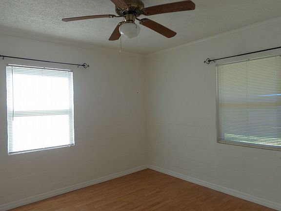 3rd image of 430 S Hampton Ave
