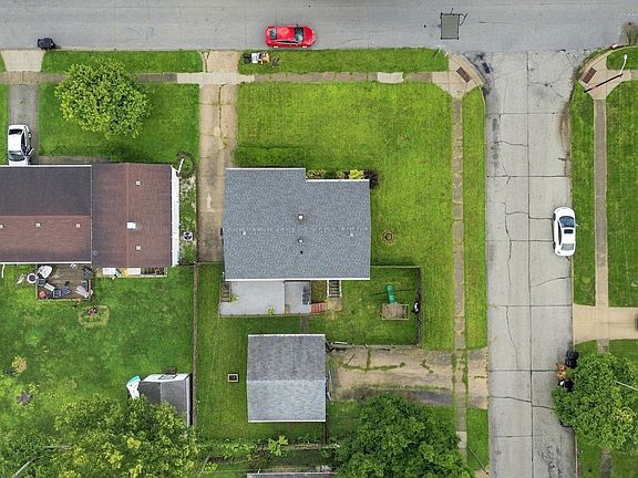 3rd image of 2405 Pueblo Dr