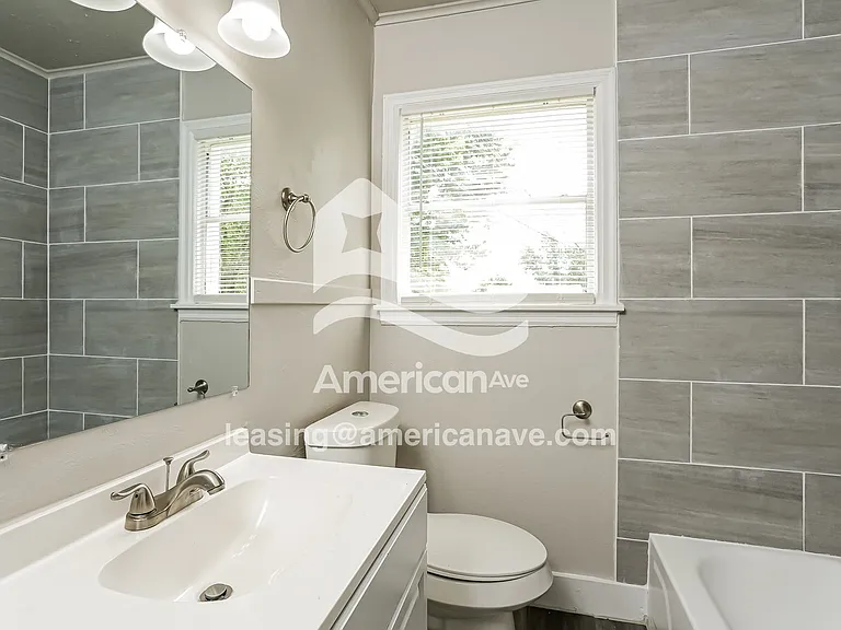 1583630_009_main_bathroom_12805105.jpg