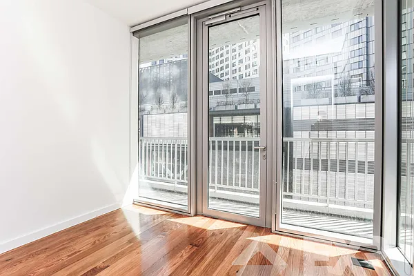 Rented by EXR | media 12