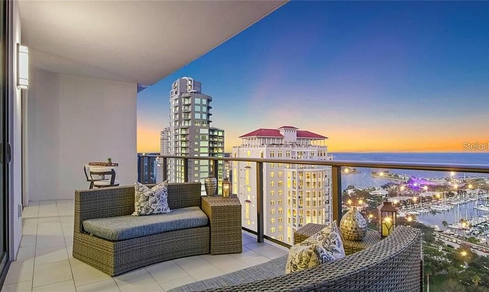 1st image of 100 1ST AVENUE N #2104
