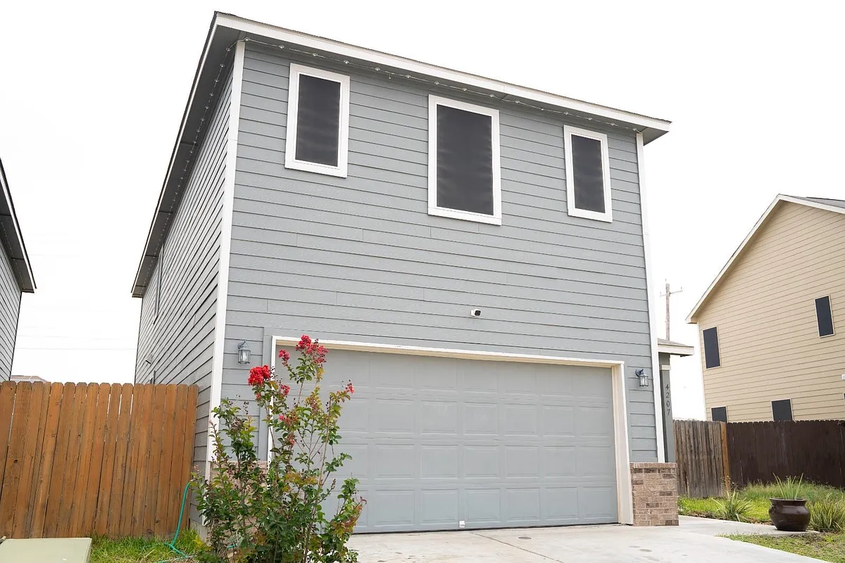 Building Photo - 4207 Lorisa Dr
