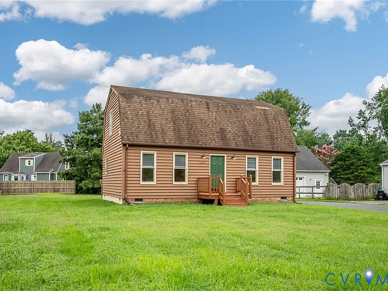7432 Shire Pkwy — Photo 2