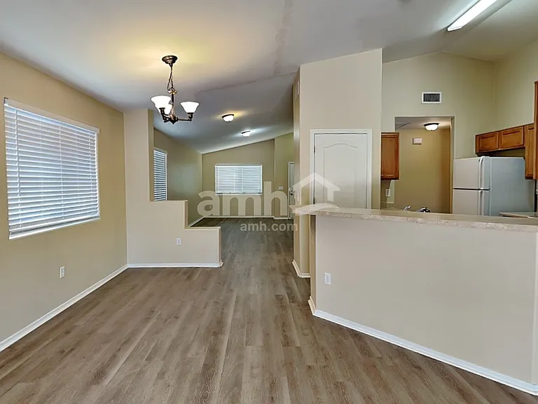 4133 E Lushfield Dr — Photo 4