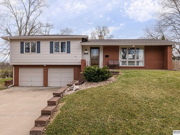 2nd image of 9605 Ruggles St