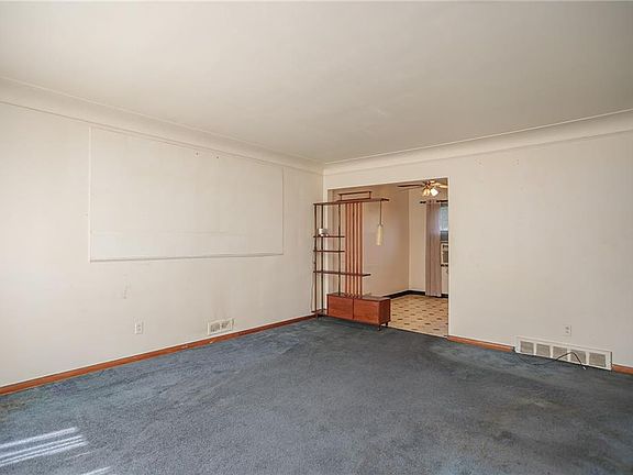 5th image of 19213 Mayfair Ln