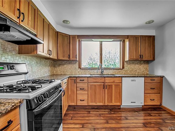 4th image of 6337 Jockey St