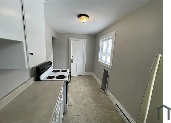 4 bed, $1,570 — Photo 2