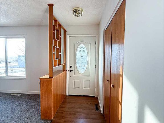 3rd image of 207 Railway Ave