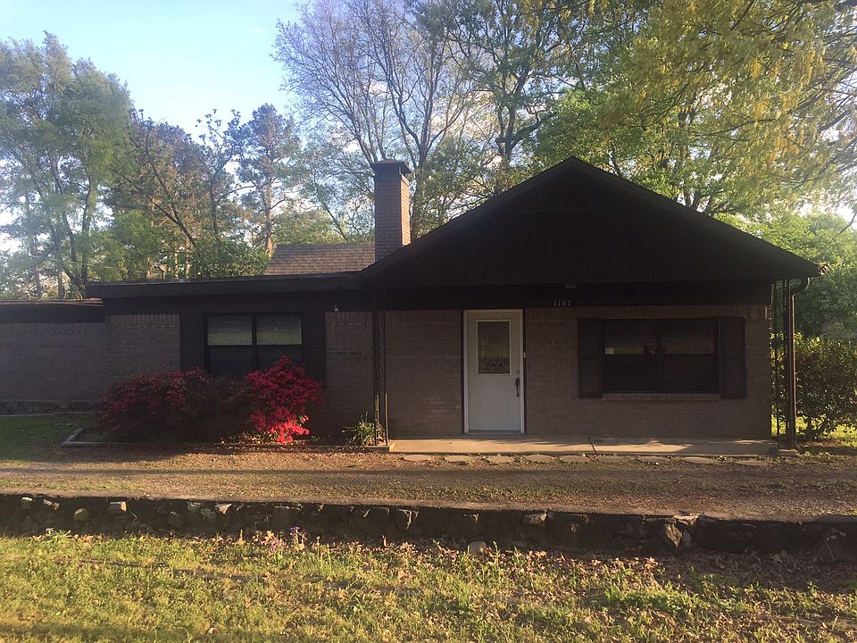 1st image of 1147 Lakeshore Dr