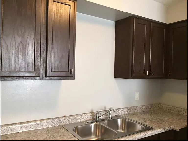 5420 5th St NE — Photo 3